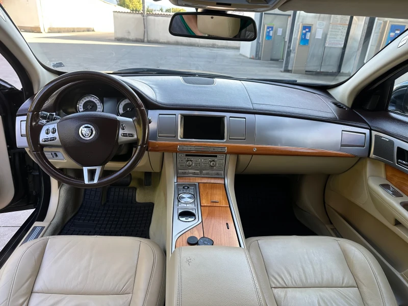 Jaguar Xf 3000, снимка 10 - Автомобили и джипове - 52588305