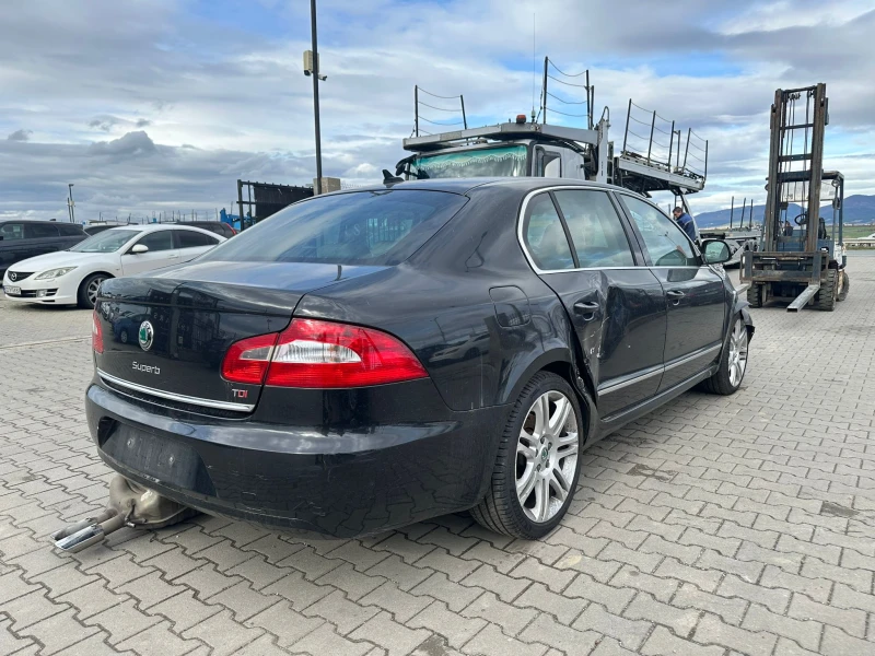 Skoda Superb / 2.0 TDI / 170 HP / SPORT / , снимка 5 - Автомобили и джипове - 52398711