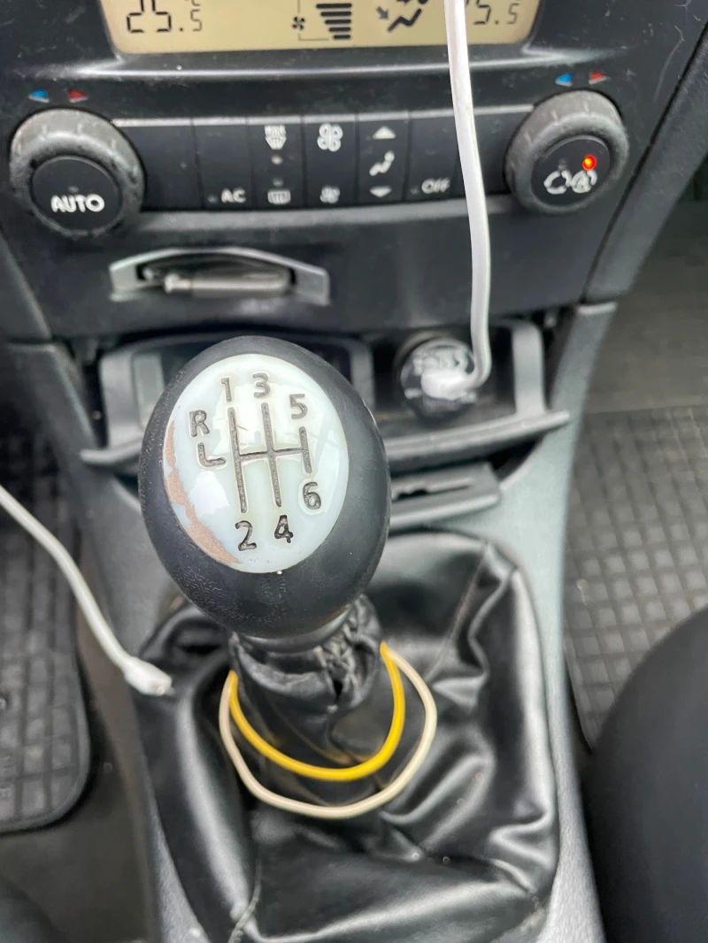 Renault Laguna 2.2dci, снимка 9 - Автомобили и джипове - 52617132