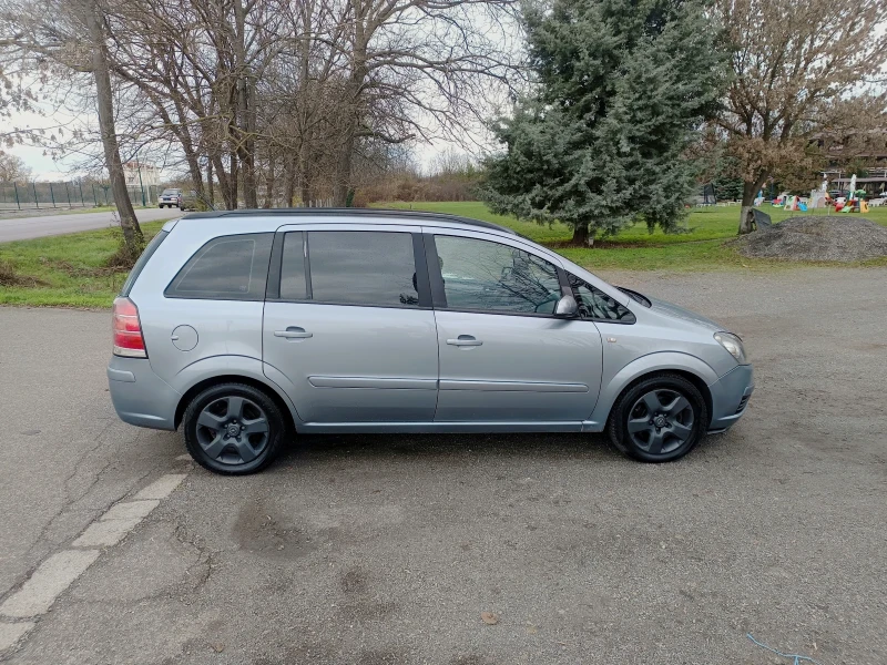 Opel Zafira 1.9 CDTI , снимка 4 - Автомобили и джипове - 52680668