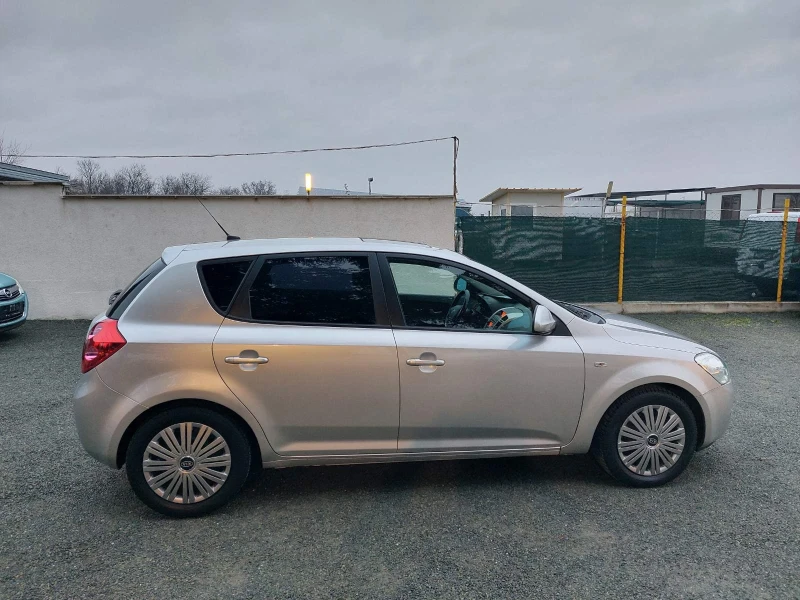 Kia Ceed 2.0i, верига мотор, снимка 4 - Автомобили и джипове - 52867564