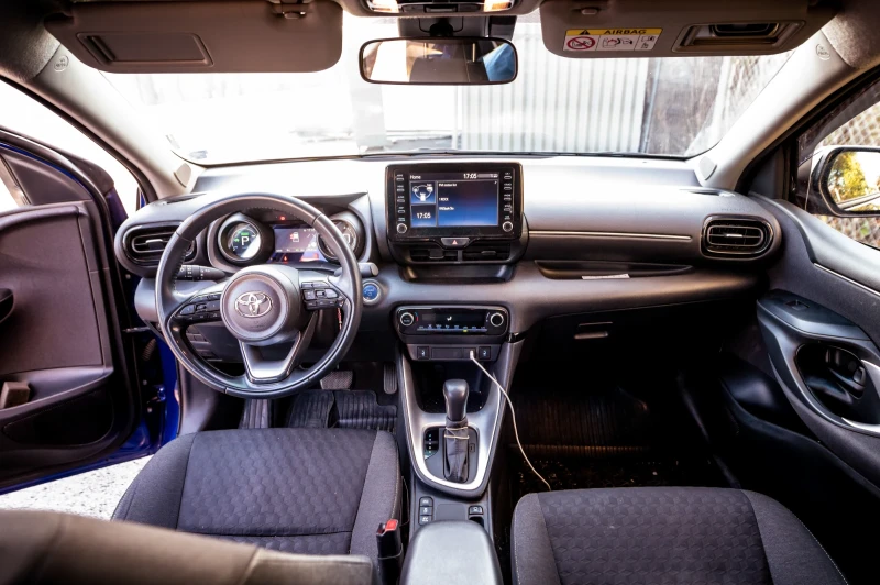 Toyota Yaris, снимка 12 - Автомобили и джипове - 52870084