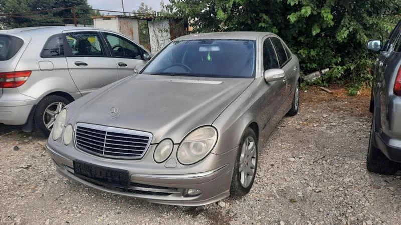 Mercedes-Benz E 220 2.2 CDI, снимка 1 - Автомобили и джипове - 35090546