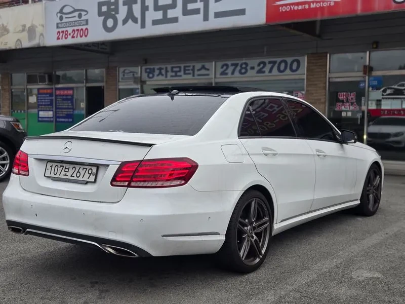 Mercedes-Benz E 300 Avantgarde, снимка 3 - Автомобили и джипове - 55748912