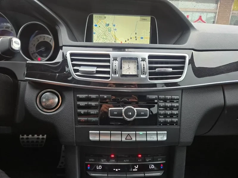Mercedes-Benz E 300 Avantgarde, снимка 11 - Автомобили и джипове - 55748912