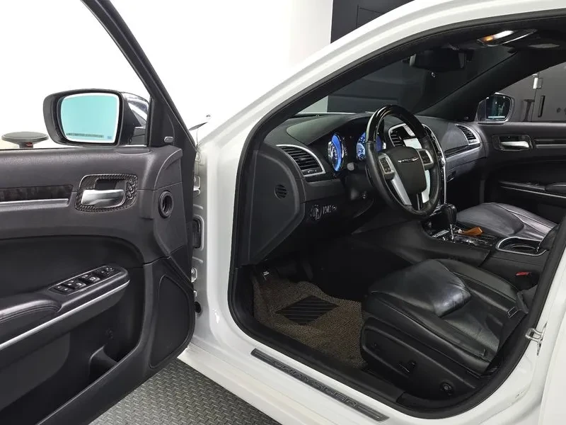 Chrysler 300c 3.0D - САМО 30% АВАНС, снимка 10 - Автомобили и джипове - 55991364