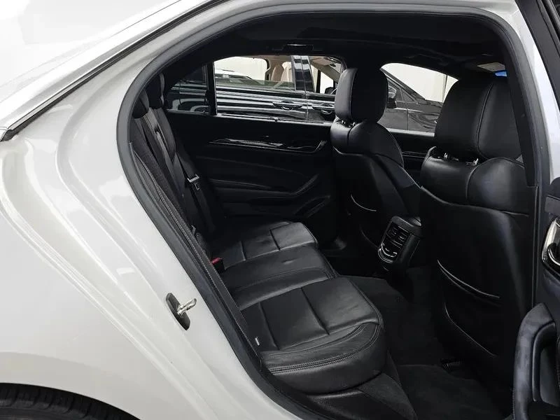 Cadillac Cts, снимка 12 - Автомобили и джипове - 56687724