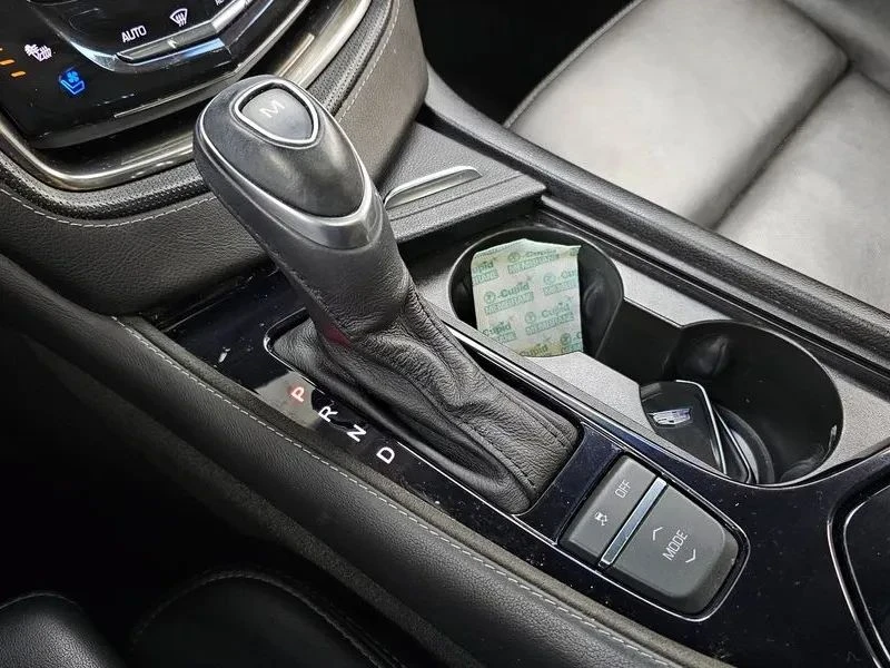 Cadillac Cts, снимка 9 - Автомобили и джипове - 56687724