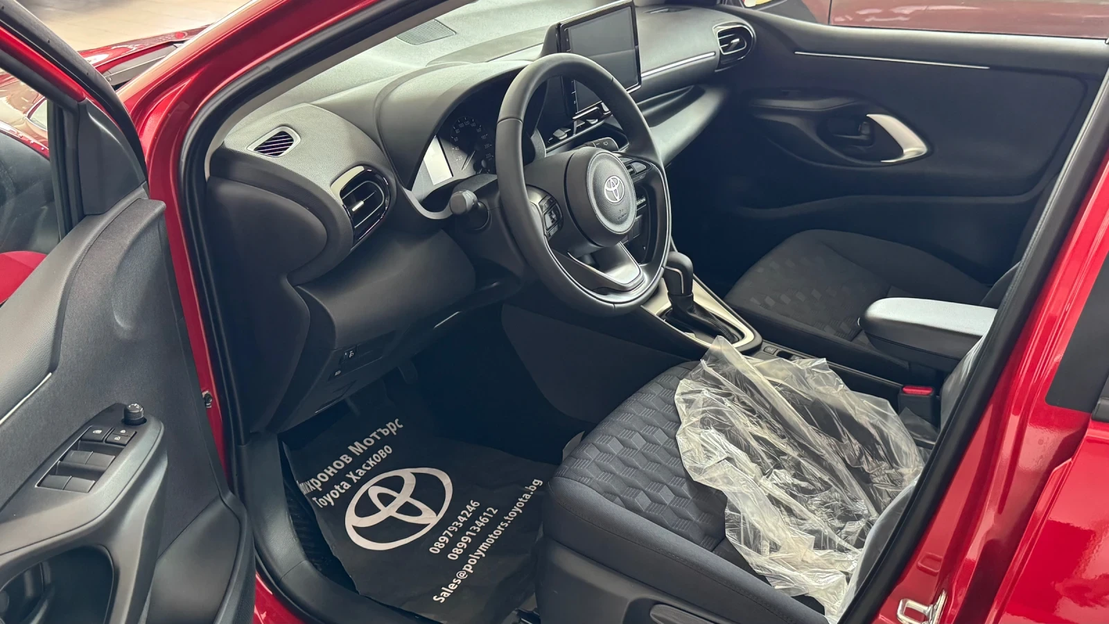 Toyota Yaris Hybrid Fancy Plus - изображение 6