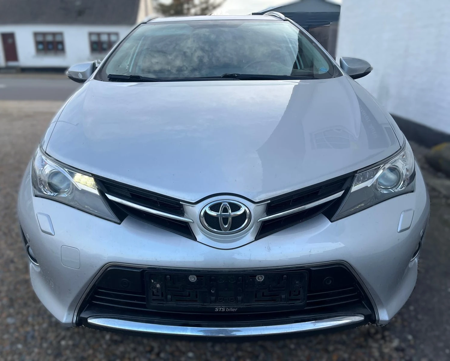 Toyota Auris 1.6i Пълна история в ТОЙОТА| Oчакван внос| ГАРАНЦИ - изображение 2