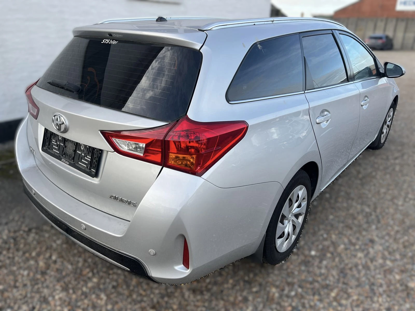 Toyota Auris 1.6i Пълна история в ТОЙОТА| Oчакван внос| ГАРАНЦИ - изображение 4