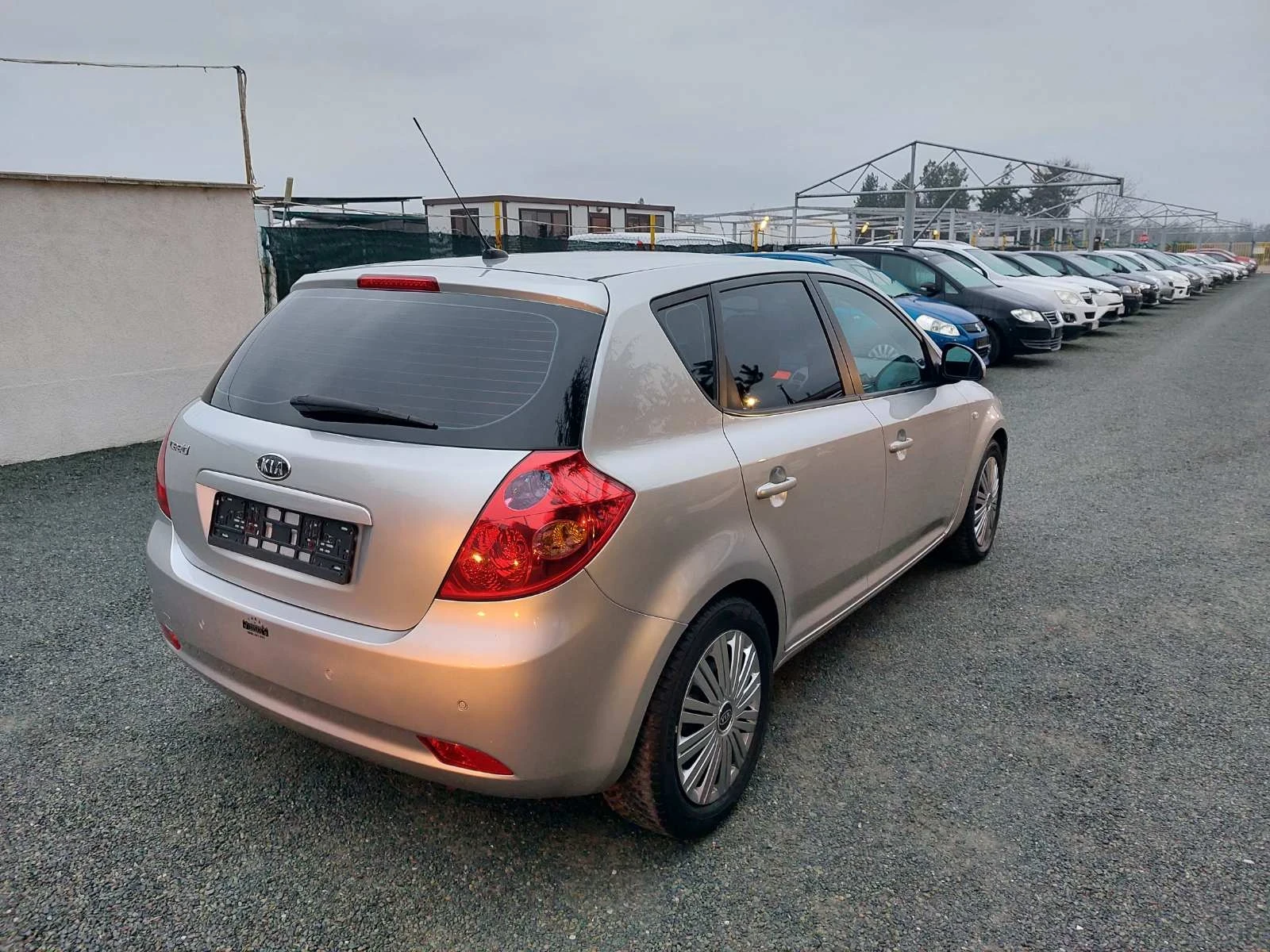 Kia Ceed 2.0i, ������ ����� | Mobile.bg � ����������� 12