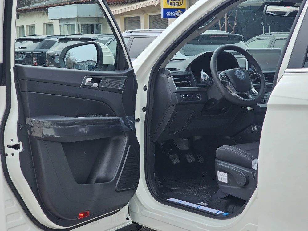KGM Musso Grand 2.2 XDI  4x4 НОВ, снимка 4 - Автомобили и джипове - 53932113