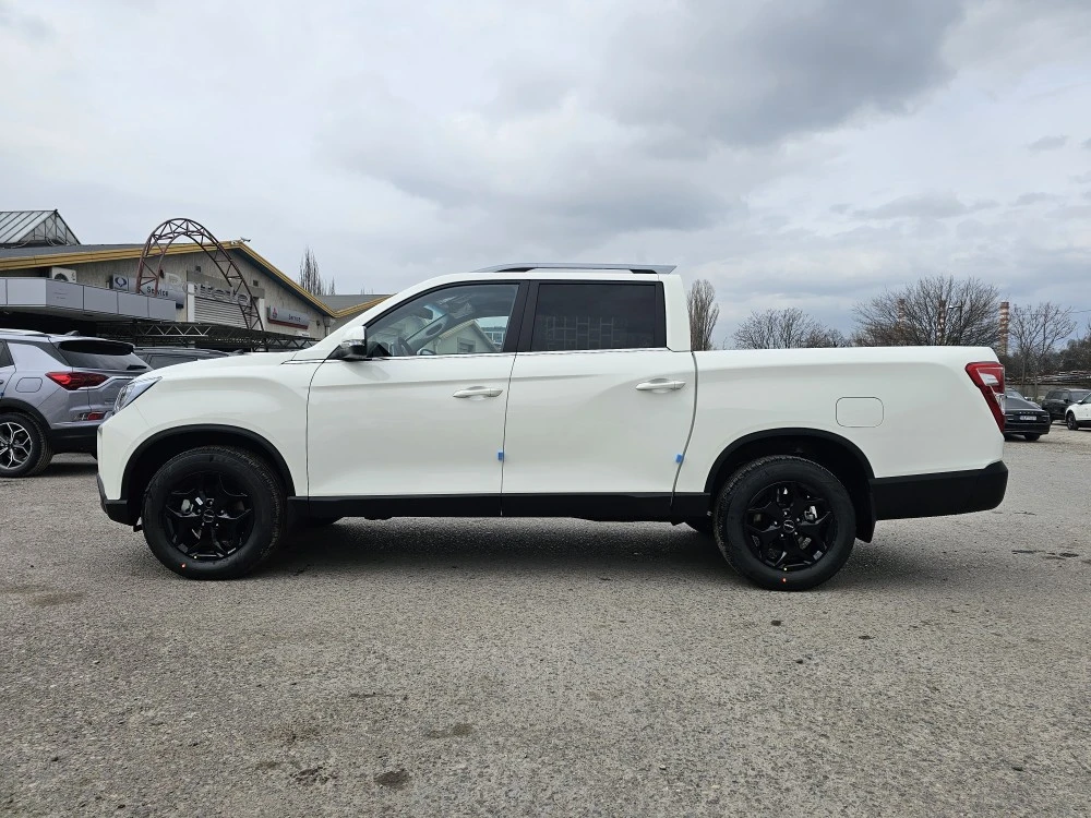 KGM Musso Grand 2.2 XDI  4x4 НОВ, снимка 3 - Автомобили и джипове - 53932113