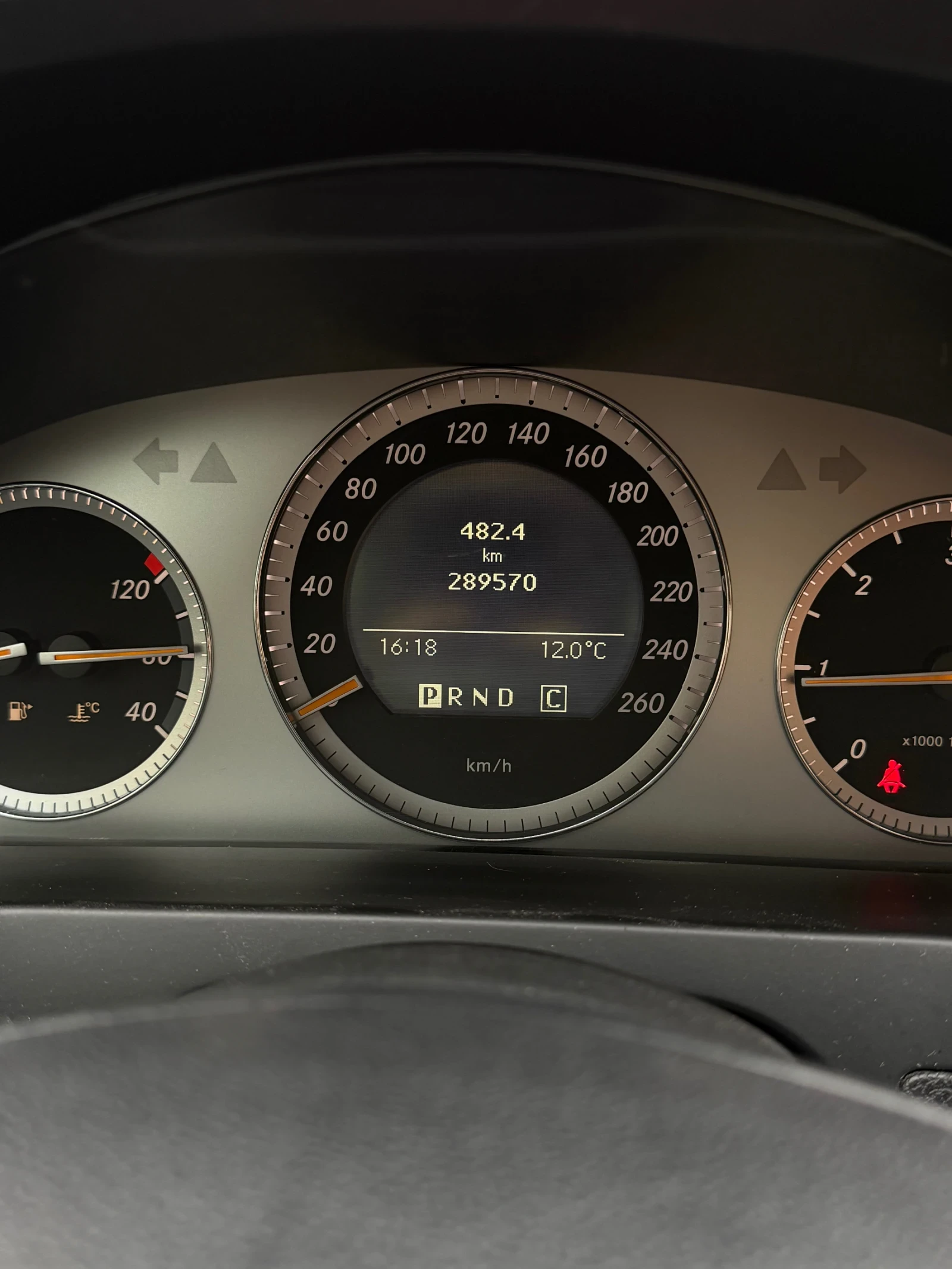 Mercedes-Benz C 220, снимка 5 - Автомобили и джипове - 53953860