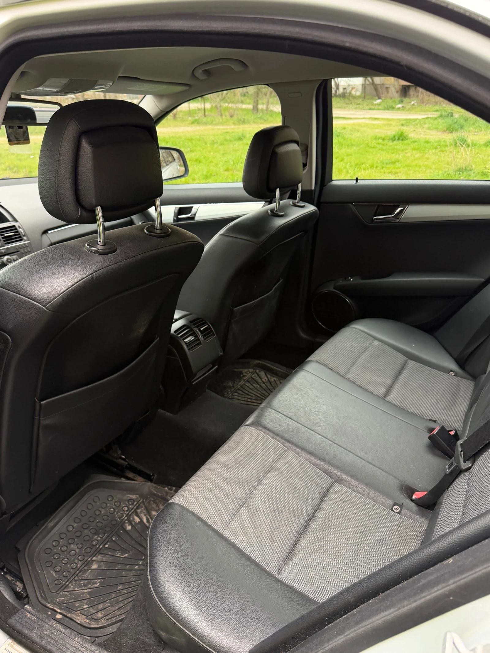 Mercedes-Benz C 220, снимка 4 - Автомобили и джипове - 53953860