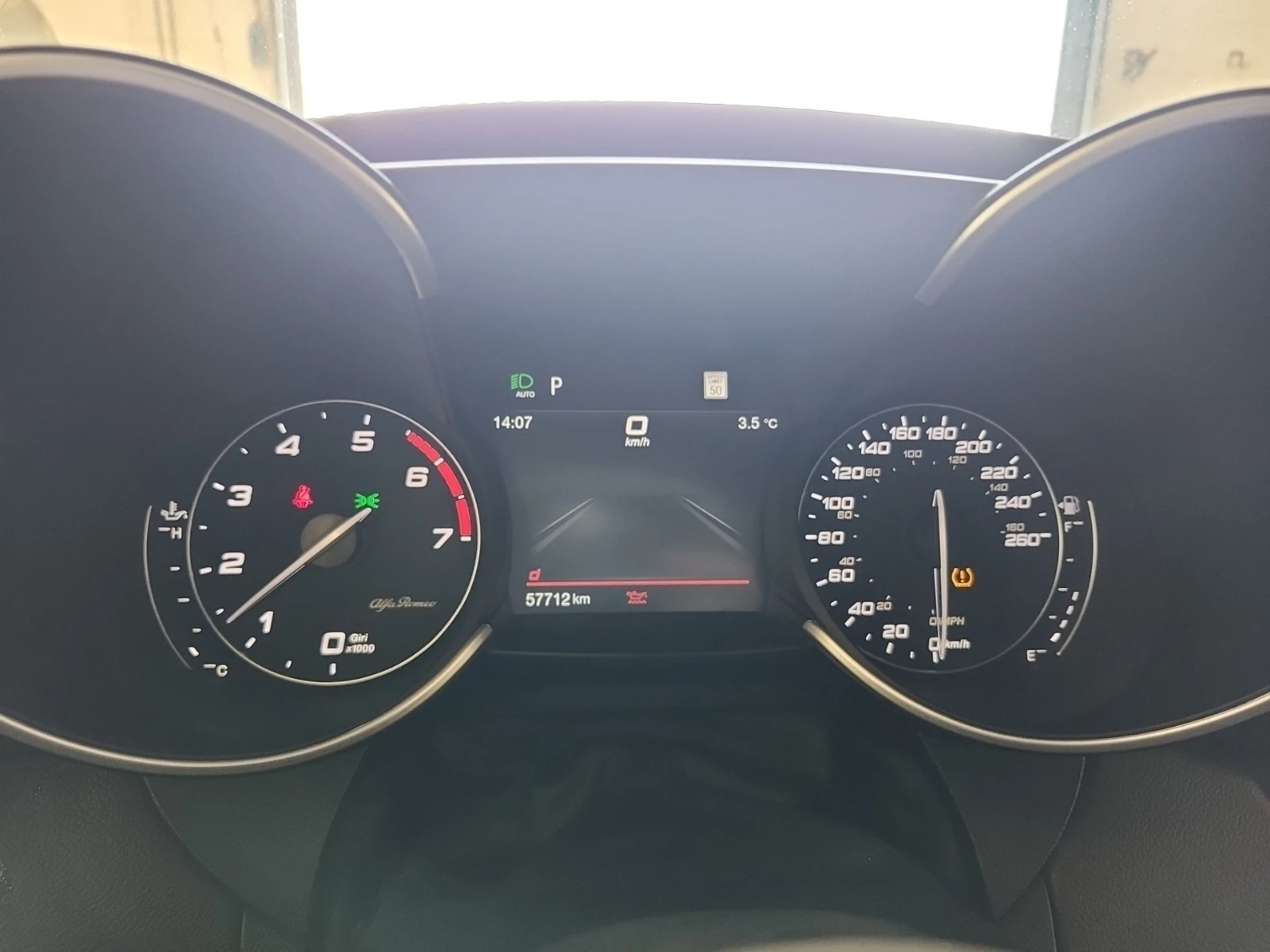 Alfa Romeo Giulia VELOCE/AWD/H&K/Distronic, снимка 12 - Автомобили и джипове - 54429186