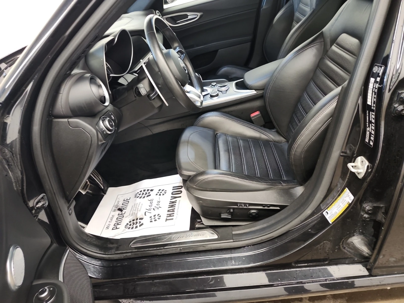 Alfa Romeo Giulia VELOCE/AWD/H&K/Distronic, снимка 8 - Автомобили и джипове - 54429186