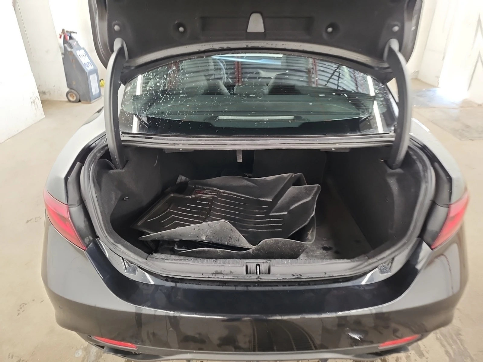 Alfa Romeo Giulia VELOCE/AWD/H&K/Distronic, снимка 14 - Автомобили и джипове - 54429186