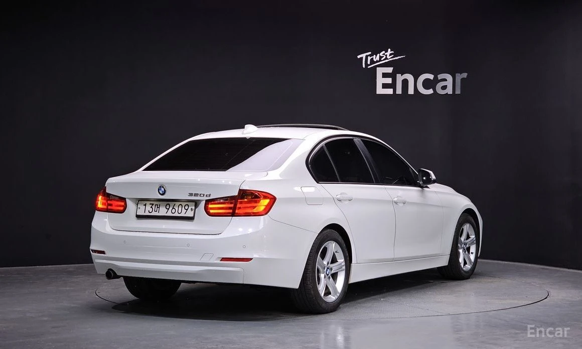BMW 320, снимка 2 - Автомобили и джипове - 54769843