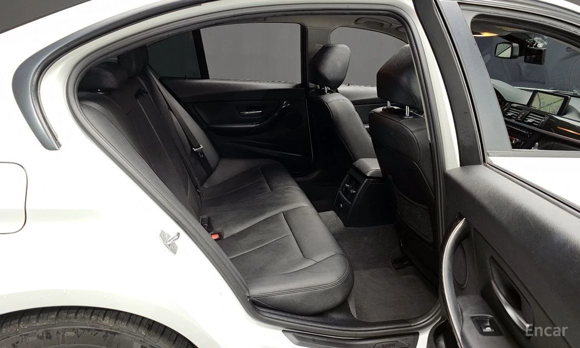 BMW 320, снимка 11 - Автомобили и джипове - 54769843