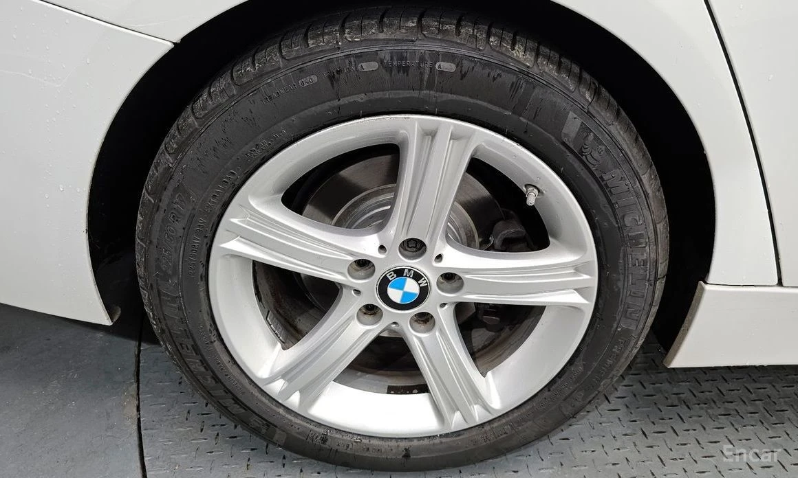 BMW 320, снимка 5 - Автомобили и джипове - 54769843