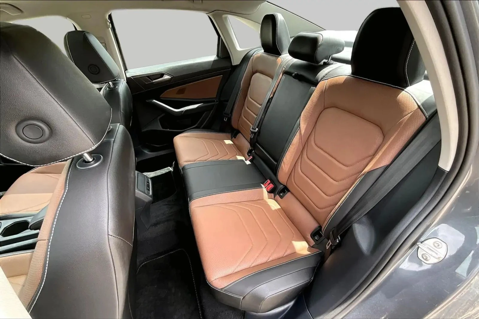 VW Jetta HIGHLINE * AвтоКредит * (ЦЕНА ДО БГ), снимка 16 - Автомобили и джипове - 54895705