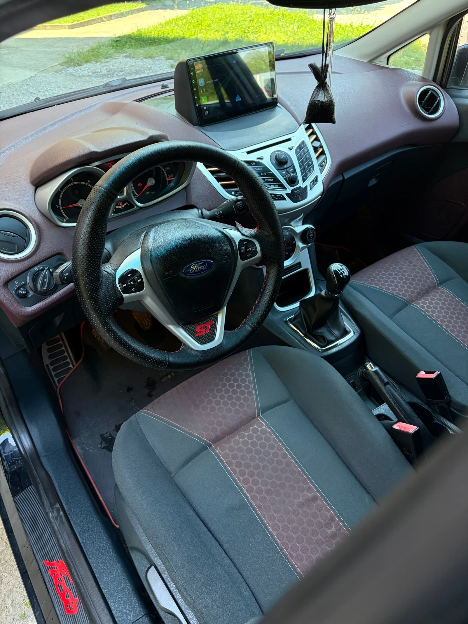 Ford Fiesta 1.6 TDCI, снимка 11 - Автомобили и джипове - 55026890