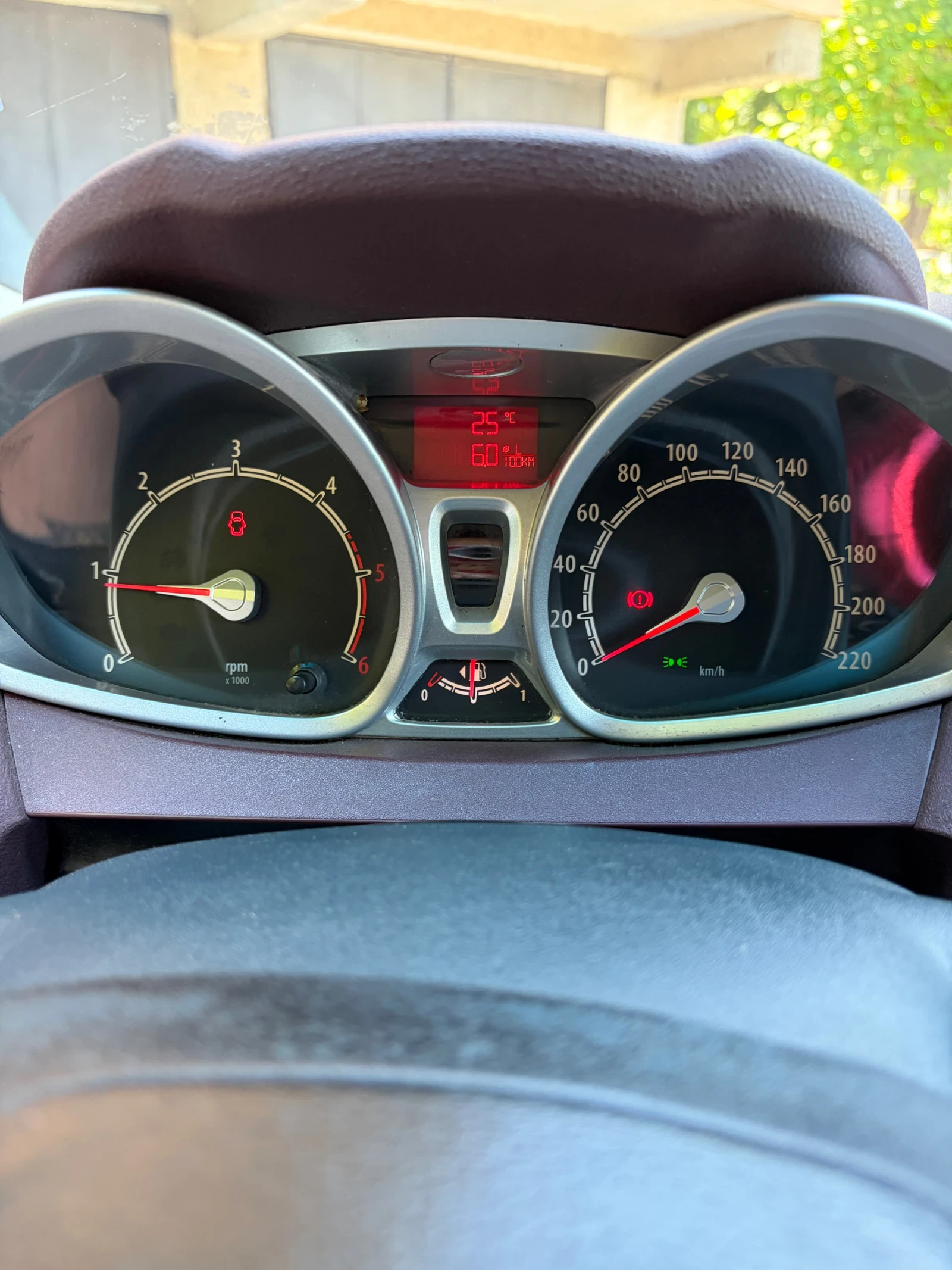 Ford Fiesta 1.6 TDCI, снимка 10 - Автомобили и джипове - 55026890