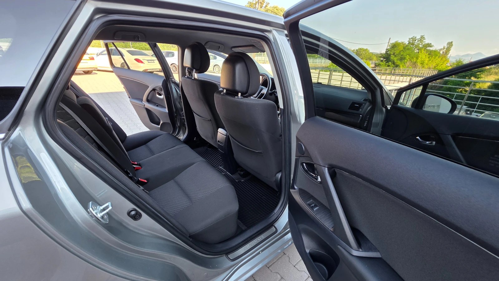 Toyota Avensis ������ | Mobile.bg � ����������� 12