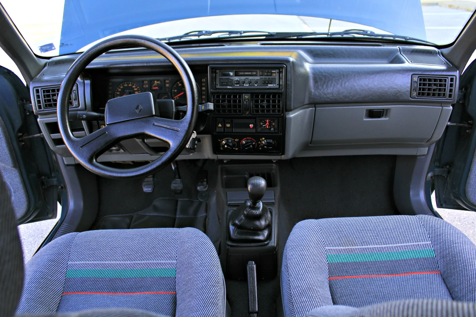 Renault 19 Chamade 1.9 Дизел КАТО НОВ, снимка 10 - Автомобили и джипове - 55426172