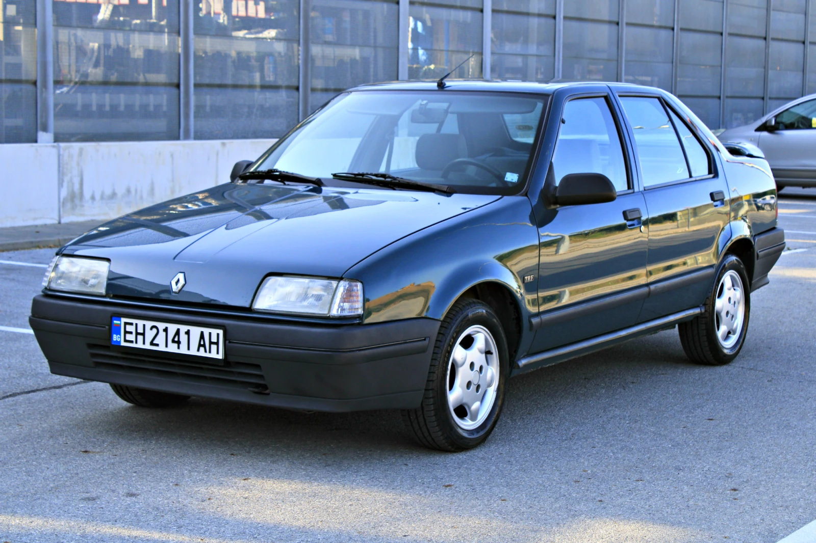 Renault 19 Chamade 1.9 Дизел КАТО НОВ, снимка 6 - Автомобили и джипове - 55426172