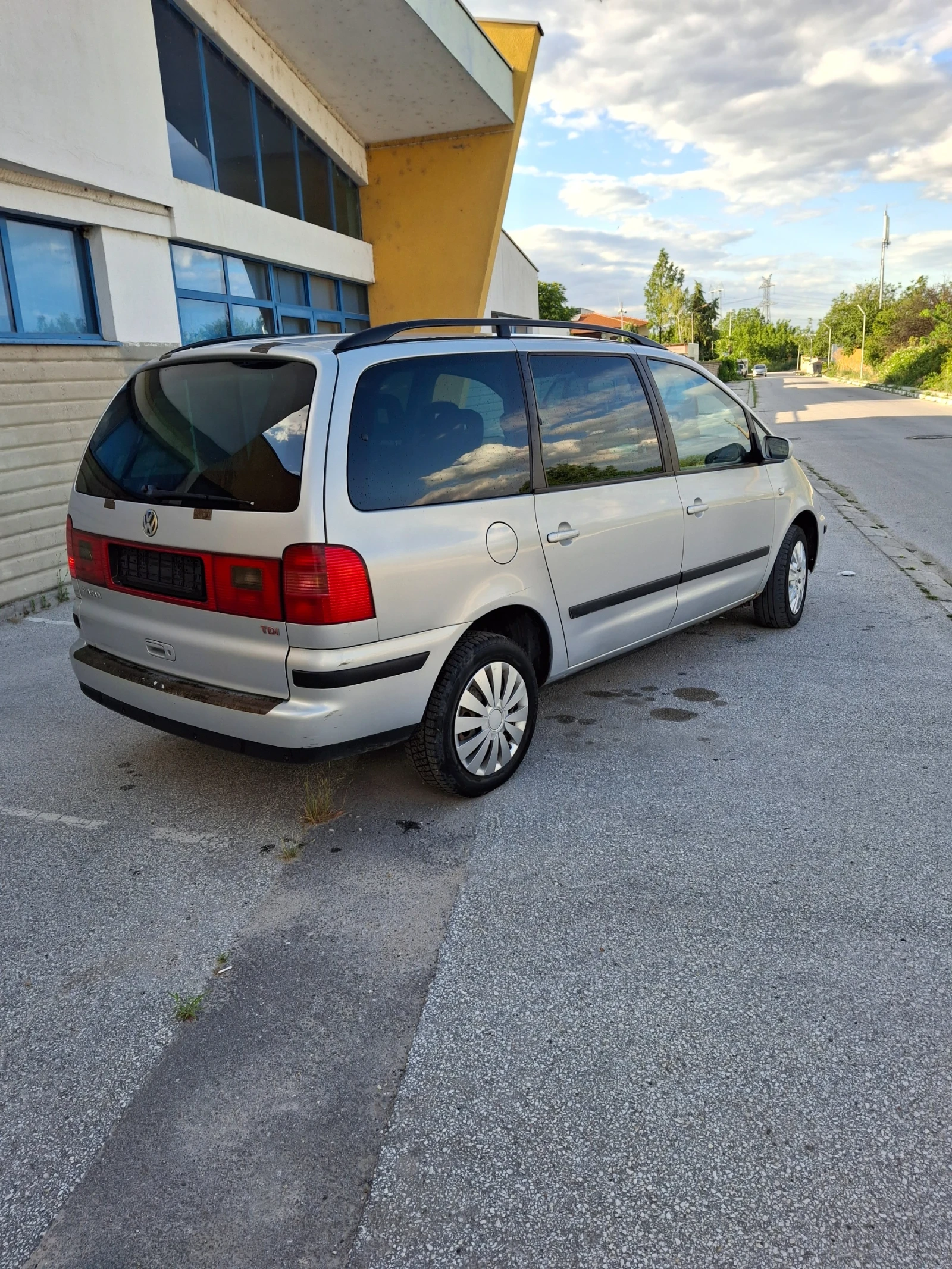 VW Sharan 1.9 131, снимка 3 - Автомобили и джипове - 55661772