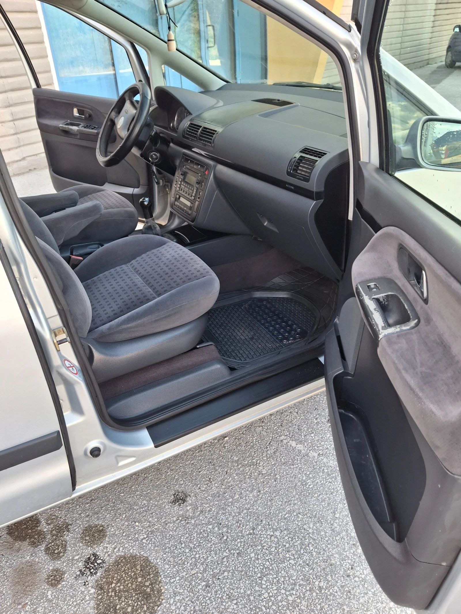 VW Sharan 1.9 131, снимка 7 - Автомобили и джипове - 55661772