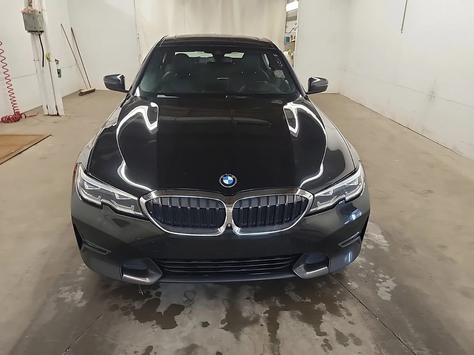 BMW 330 XDRIVE* LIEN ASSIST* 2КЛЮЧА* ЧИСТ CARFAX , снимка 2 - Автомобили и джипове - 55696794