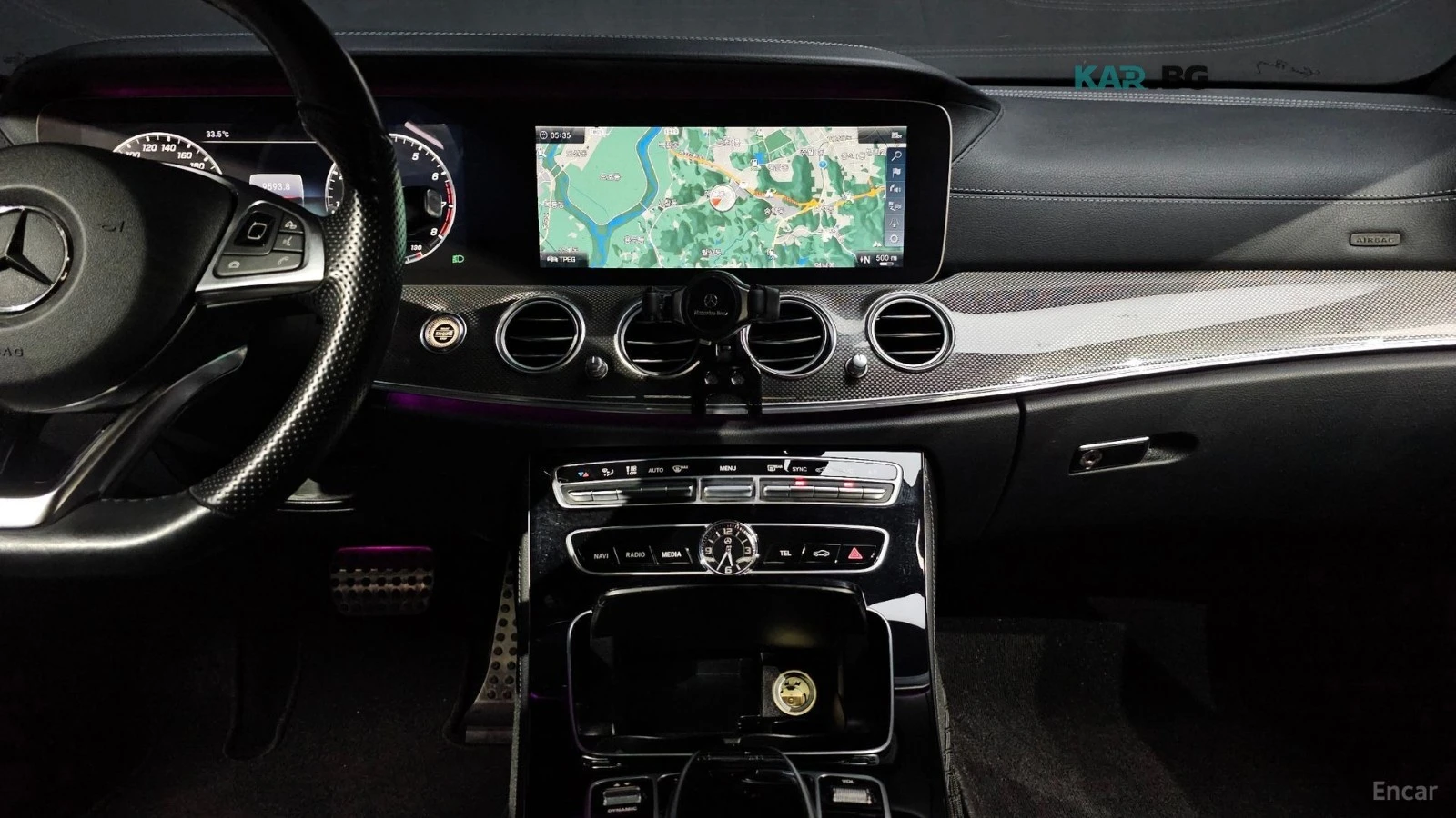 Mercedes-Benz E 300 4MATIC/AMG-LINE/DRIVE-ASSISTS/SUNROOF, снимка 11 - Автомобили и джипове - 55841979