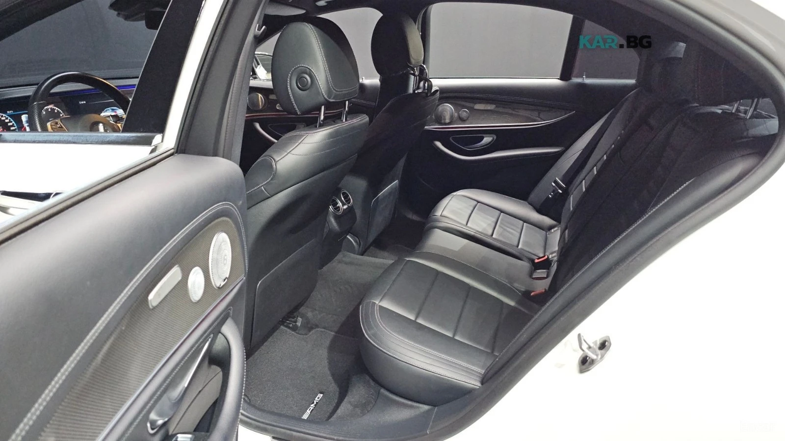 Mercedes-Benz E 300 4MATIC/AMG-LINE/DRIVE-ASSISTS/SUNROOF, снимка 16 - Автомобили и джипове - 55841979