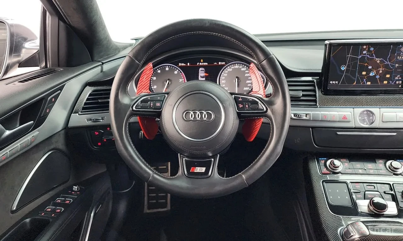 Audi S8 / 360 / DIS / B&O / МАСАЖИ / ЦЕНА ДО БЪЛГАРИЯ , снимка 13 - Автомобили и джипове - 55844302