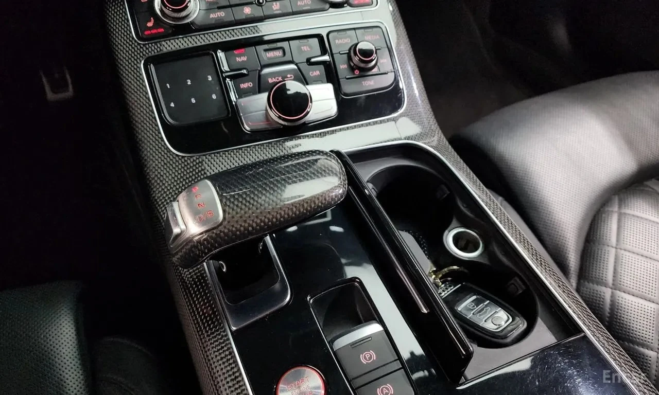 Audi S8 / 360 / DIS / B&O / МАСАЖИ / ЦЕНА ДО БЪЛГАРИЯ , снимка 9 - Автомобили и джипове - 55844302