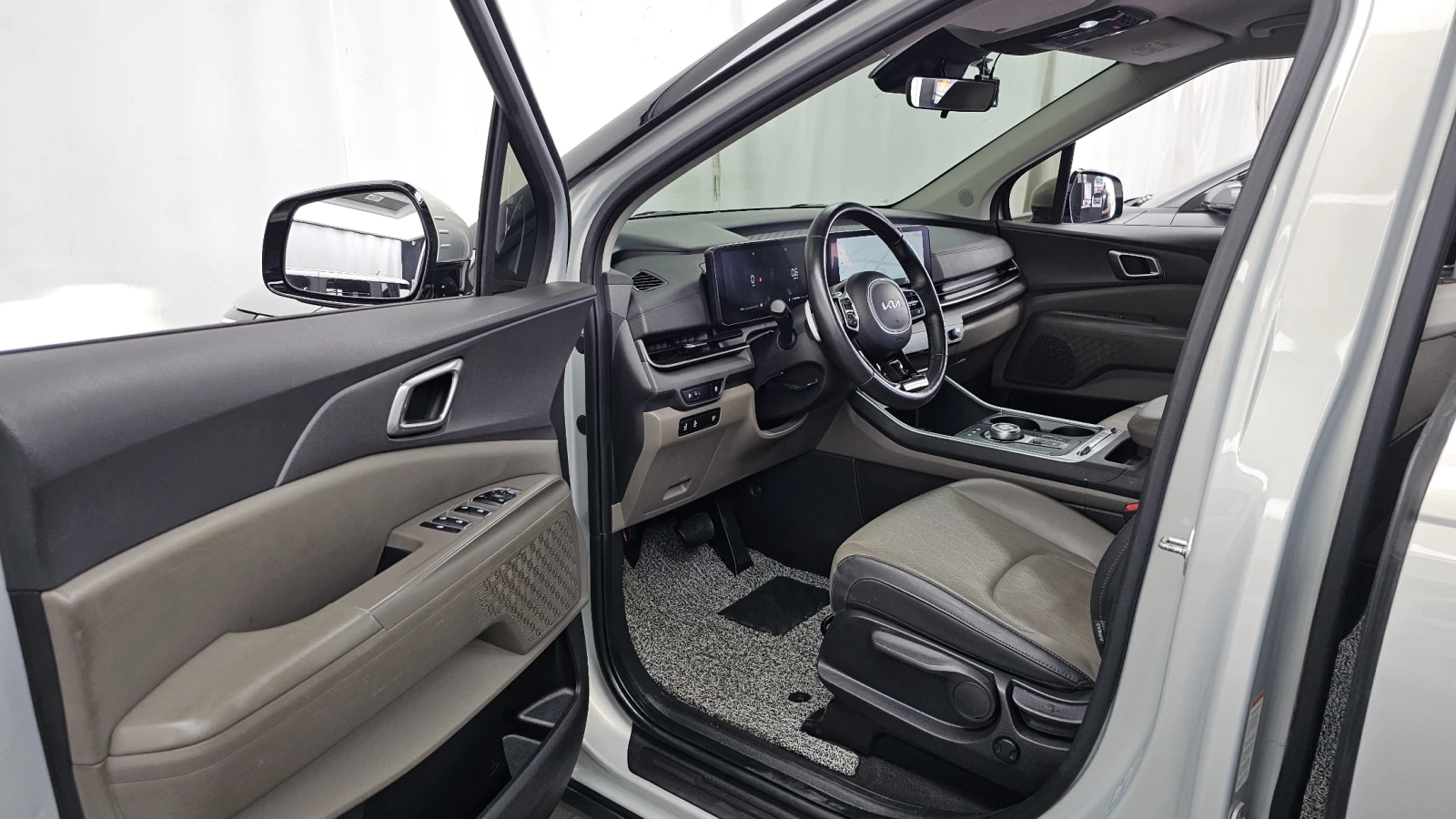 Kia Carnival ПОДГРЕВ ВОЛАН* КРАЙНА ЦЕНА, снимка 10 - Автомобили и джипове - 55982299