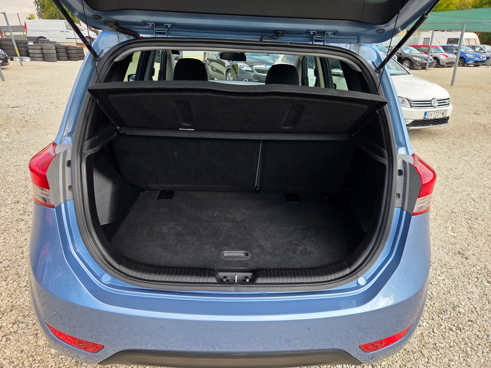 Hyundai Ix20 1.6 125 k.c ШВЕЙЦАРИЯ, снимка 15 - Автомобили и джипове - 56257914