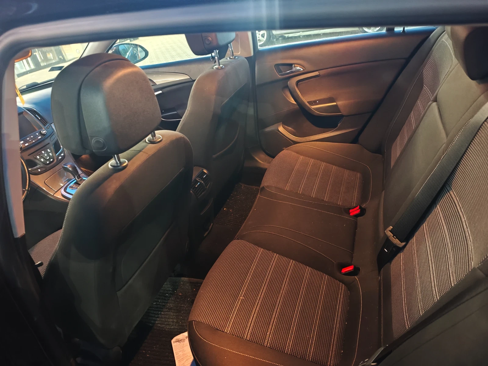 Opel Insignia, снимка 12 - Автомобили и джипове - 56639071