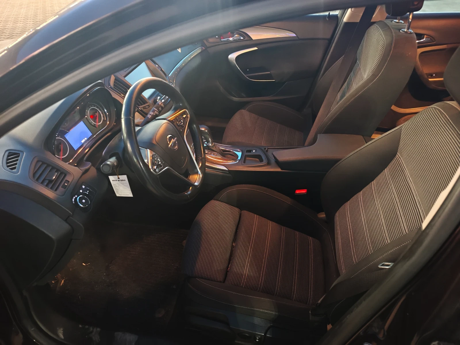 Opel Insignia, снимка 10 - Автомобили и джипове - 56639071