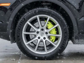 Porsche Cayenne * E Hybrid AWD Premium Pkg| Assistance Pkg * CARFA - 55550 € / 108646.36 лв. - 18805332 10