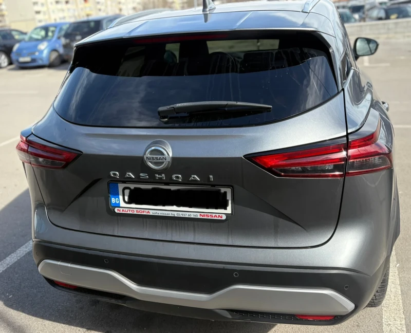 Nissan Qashqai 1.3 DiG-T, снимка 4 - Автомобили и джипове - 44000237