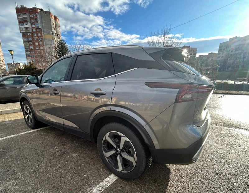 Nissan Qashqai 1.3 DiG-T, снимка 4 - Автомобили и джипове - 44000237