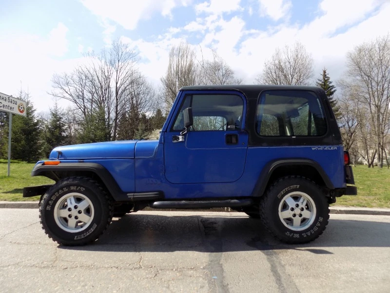 Jeep Wrangler, снимка 2 - Автомобили и джипове - 48038781