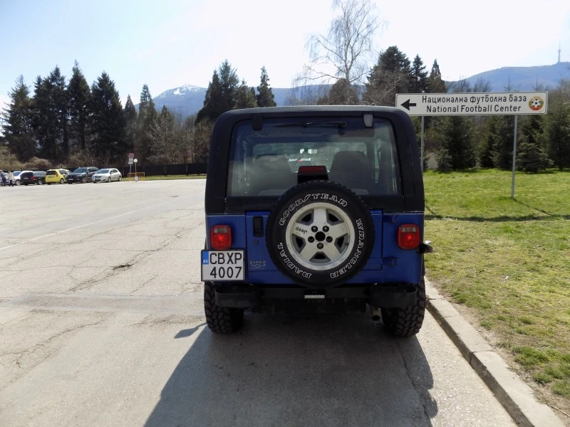 Jeep Wrangler, снимка 3 - Автомобили и джипове - 48038781