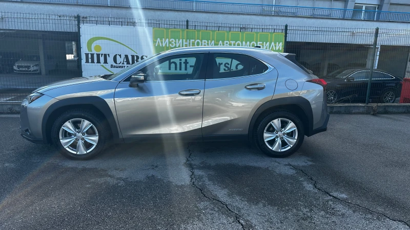 Lexus UX 250h 2.0 Hybrid, снимка 4 - Автомобили и джипове - 47291063