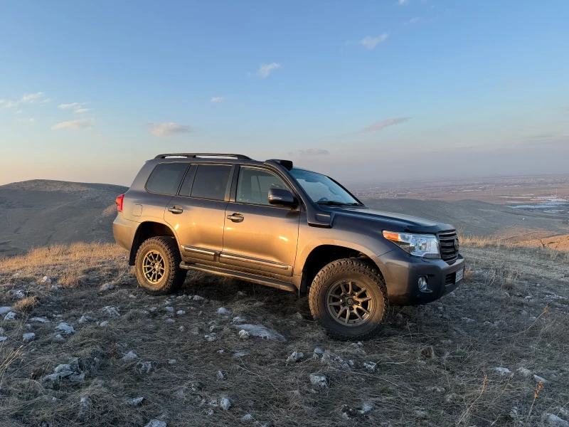 Toyota Land cruiser 200 series , снимка 1 - Автомобили и джипове - 49408016